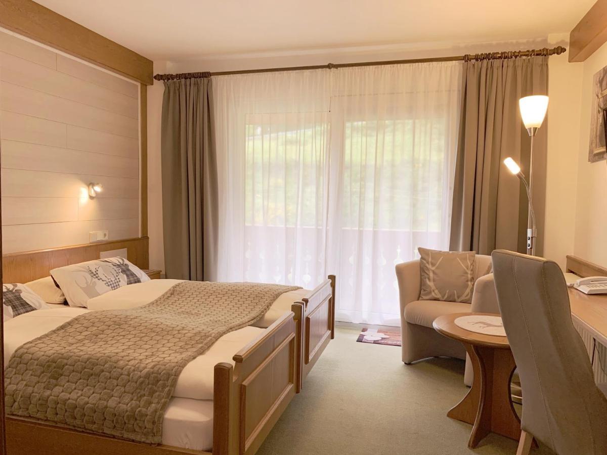 Landhotel Untere Kapfenhardter Muehle Unterreichenbach Eksteriør billede