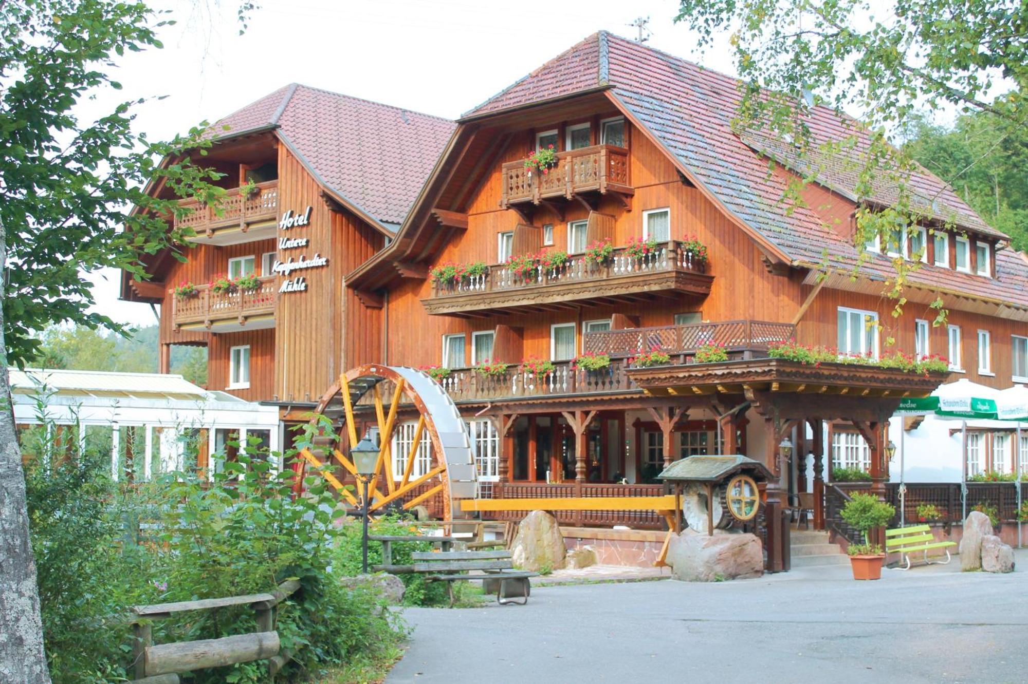 Landhotel Untere Kapfenhardter Muehle Unterreichenbach Eksteriør billede